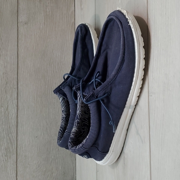 Hey Dude Wally Youth Navy Loafer Slip on shoes sz Y6-L7 - Picture 2 of 12